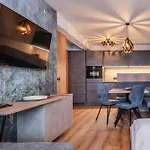 Montana Hotel 3*