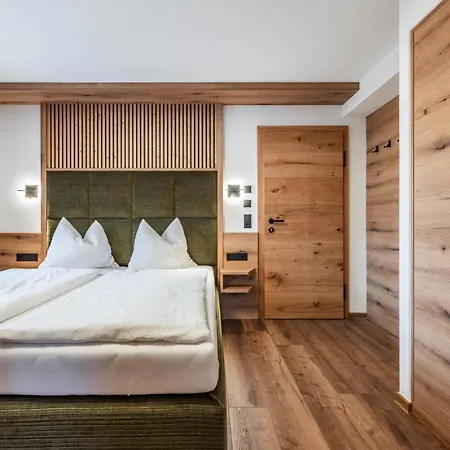 Montana Otel Mayrhofen