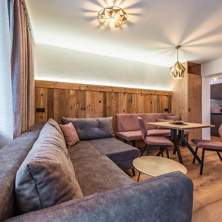 Montana Otel Mayrhofen